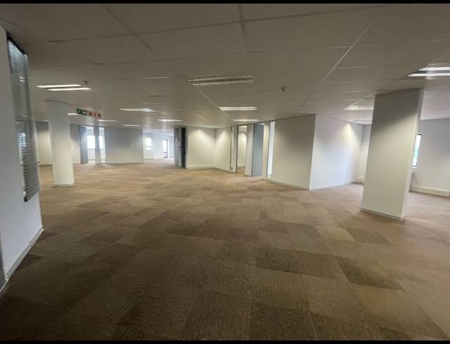 1,053M² OFFICE TO LET IN PARKTOWN